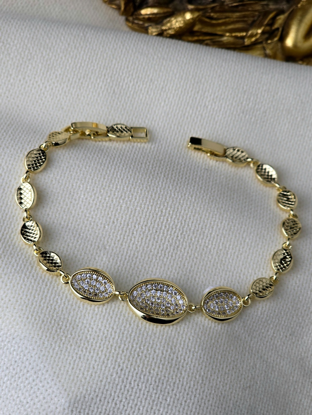 VIP 14K Oval Damla Zirkon Taşlı Bileklik